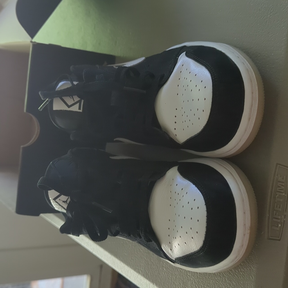 Nike - Picture 2 of 7